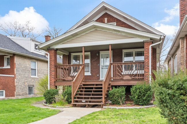 Building Photo - 7938 S Bennett Ave