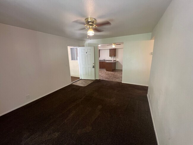 Building Photo - Spacious 2 bed/2 bath in Millcreek-**Move ...