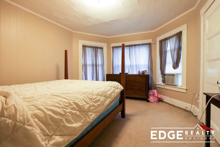 Building Photo - 24 Union St