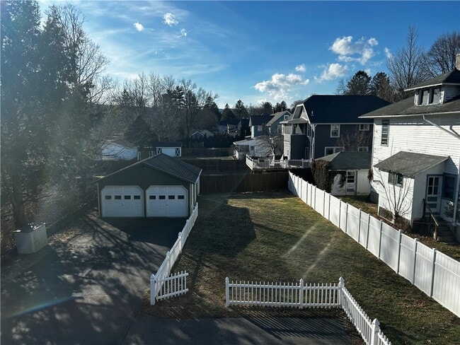 Building Photo - 409 Hoffman St