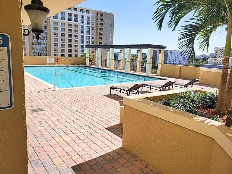 Building Photo - 4242 NW 2nd St