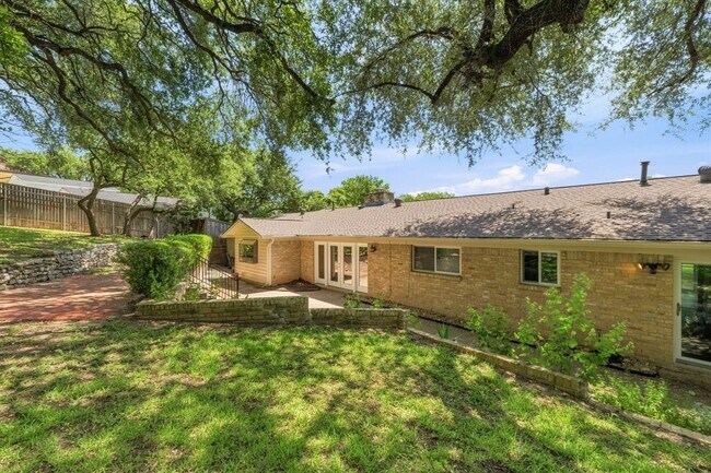Building Photo - 2802 Pecos St
