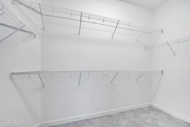 Building Photo - 215 Summertime Pl