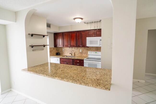 Building Photo - 2701 N Ocean Blvd