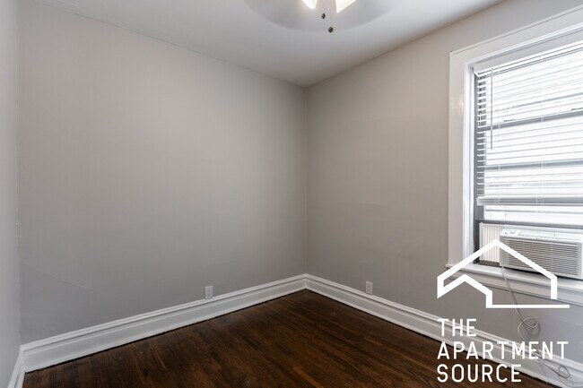 Building Photo - 3823 N Drake Ave