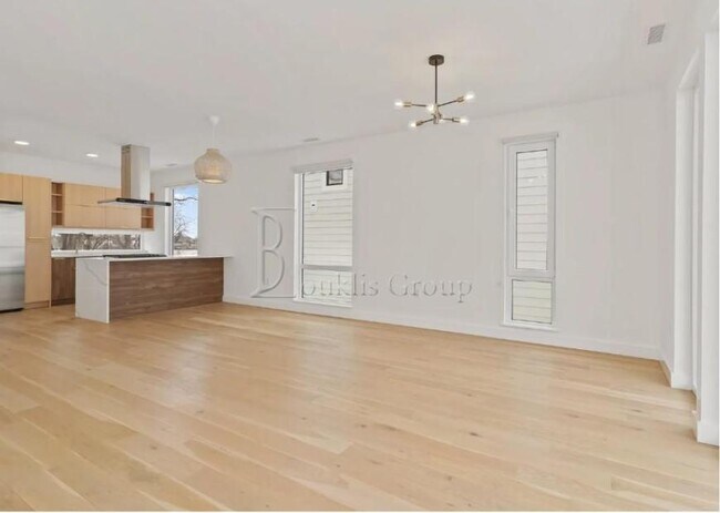 Building Photo - 3 bedroom in NEW HAVEN CT 06513