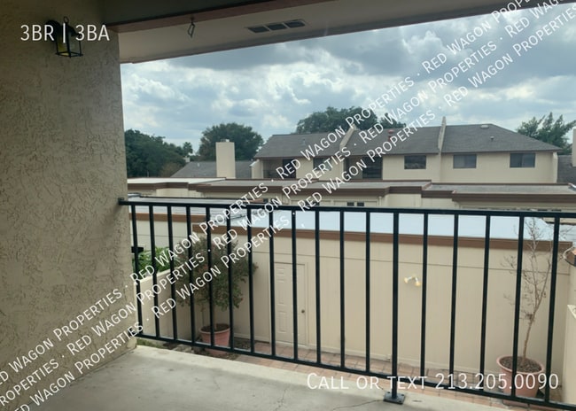 Building Photo - 5838 Royal Bend