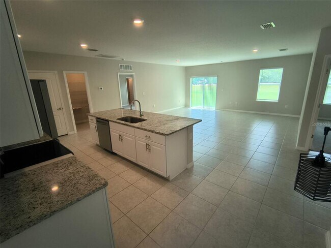 Building Photo - 45 Wellwood Ln