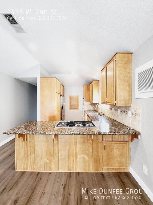 Building Photo - 1436 W 2nd St