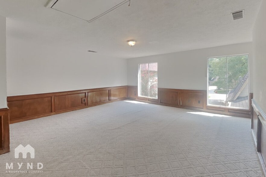 Building Photo - 16915 Misty Creek Dr