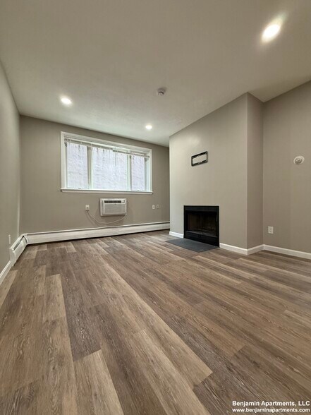 Building Photo - 50 Evergreen St