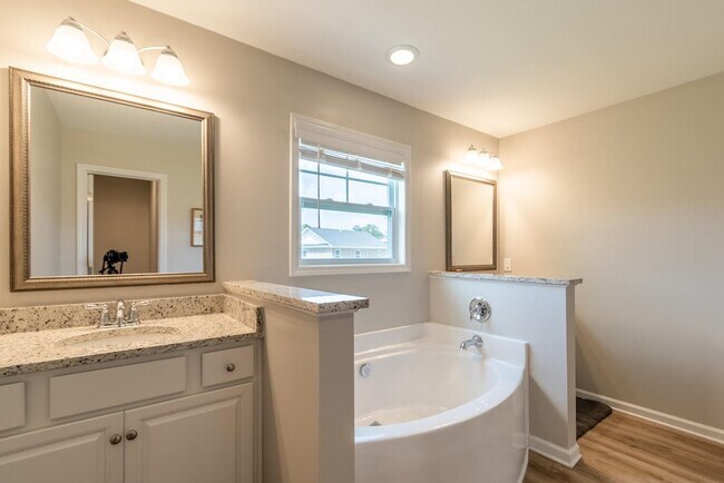 Building Photo - 510 Kittiwake Ln