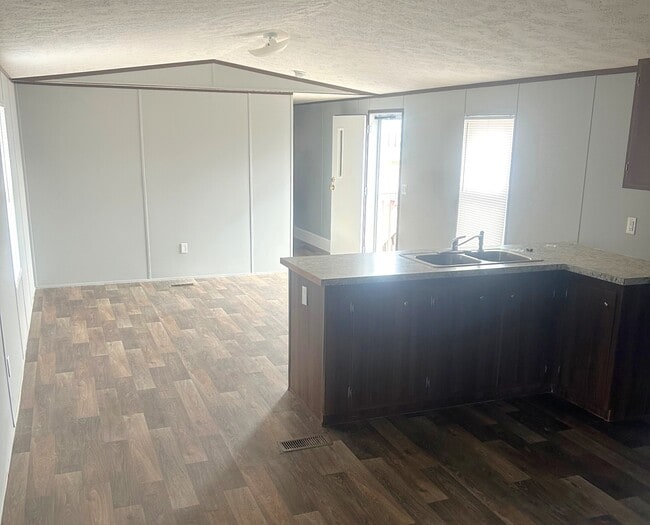 Building Photo - 472 Milan Ave