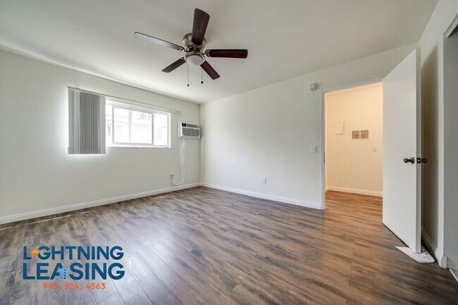 Building Photo - 6546-6542 Sepulveda Blvd