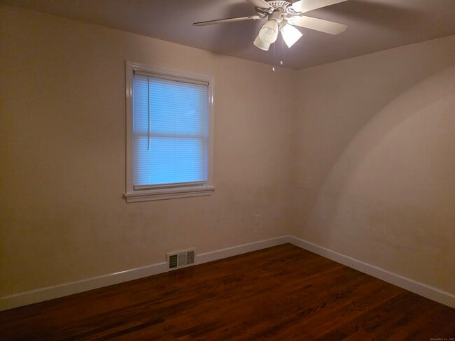 Building Photo - 481 Bunker Hill Ave