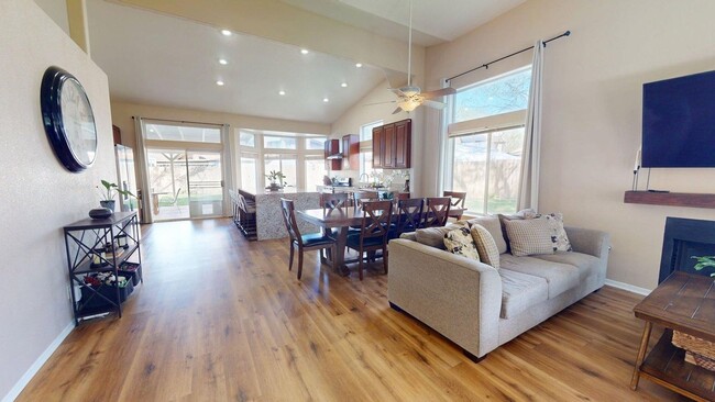 Building Photo - 45066 Palo Vista Dr