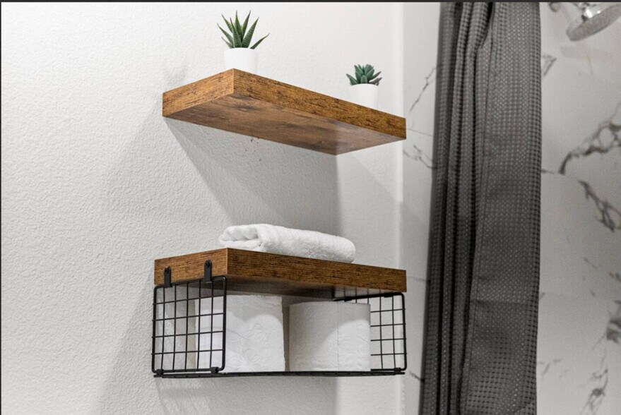 Building Photo - 120 N Madison Ave