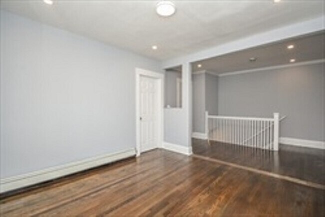 Building Photo - 44 eddy St