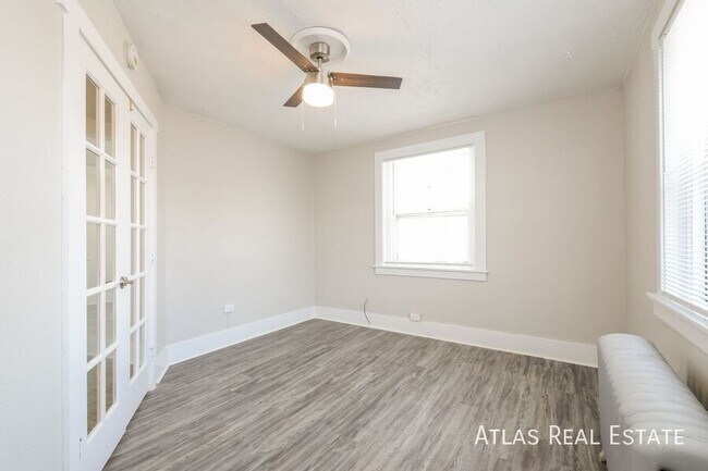 Building Photo - 970 N Pearl St