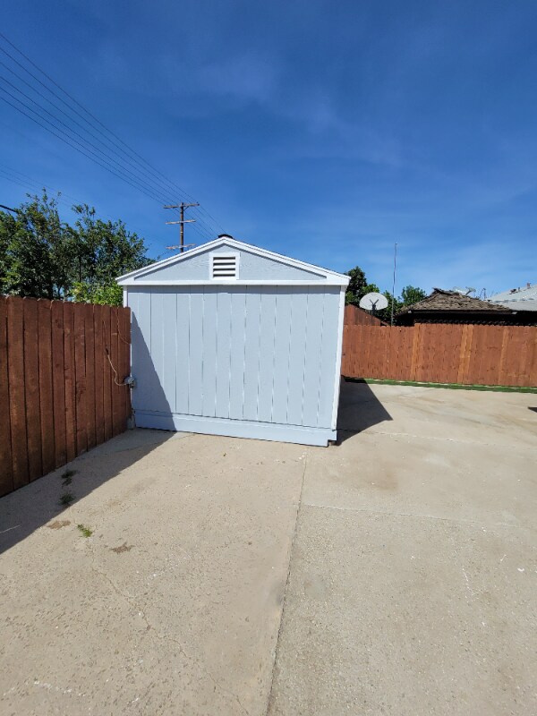 Building Photo - 6503 White Oak Ave