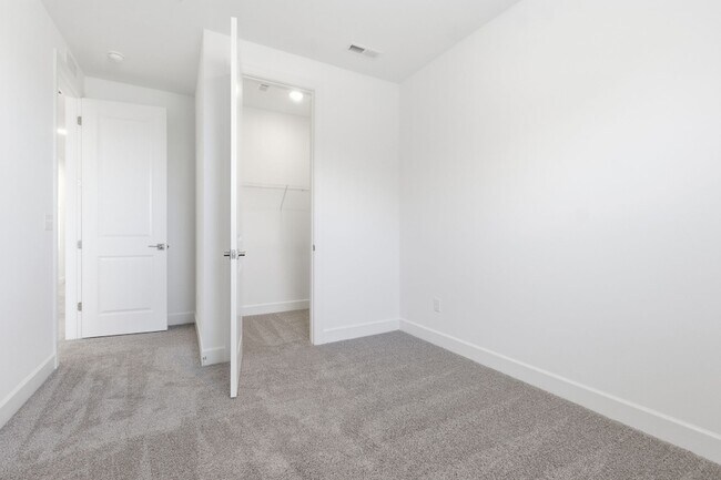 Building Photo - 320 Lynwood Station Blvd