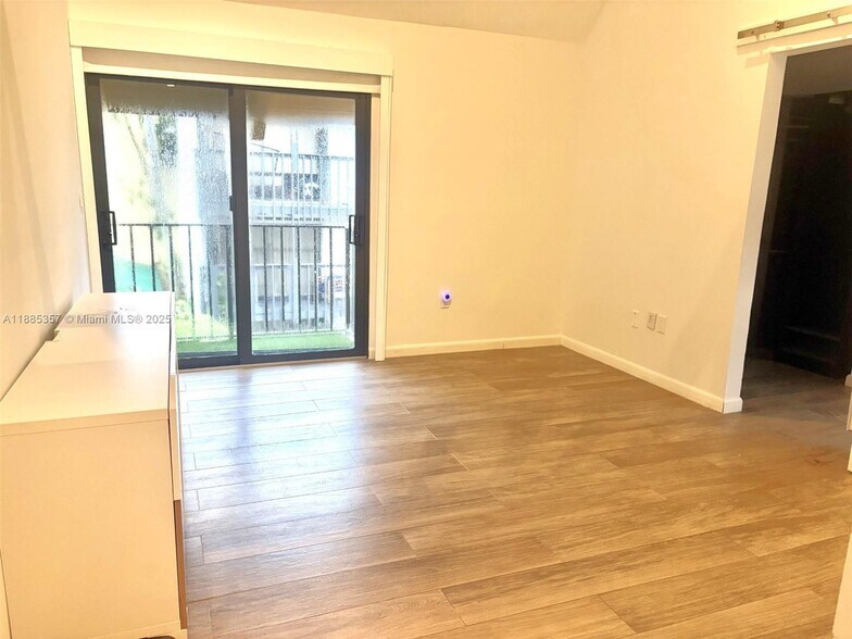 Building Photo - 1890 Brickell Ave