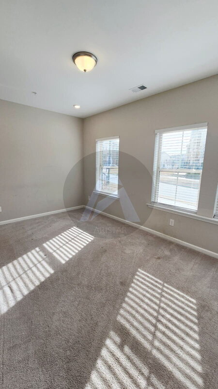 Building Photo - 209 Commons Ave