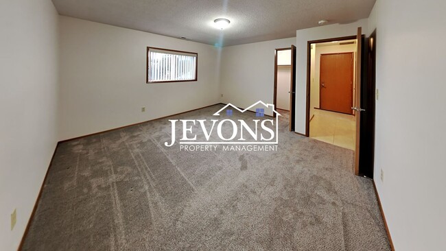 Building Photo - 209 N 72nd Ave