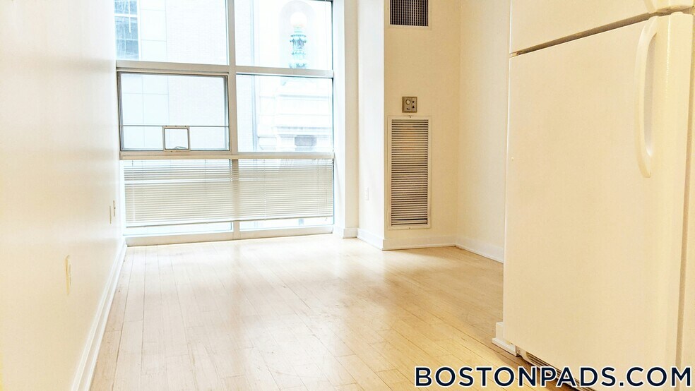 Building Photo - 40 Boylston St