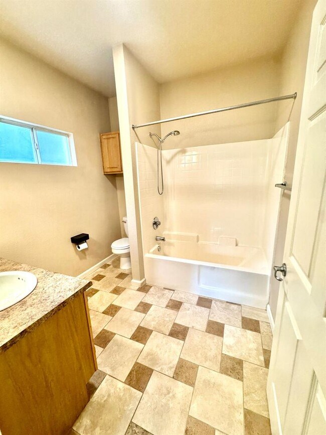 Building Photo - 501 Gibson Dr
