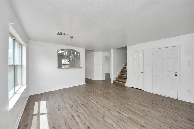 Building Photo - 9638 Brenthaven Springs Ln