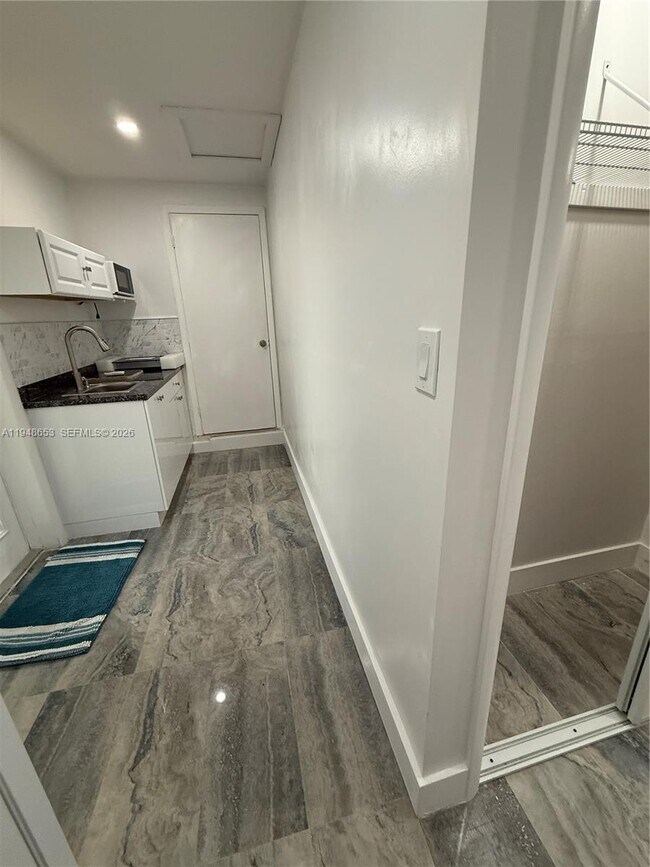 Building Photo - 545 NW 20th St