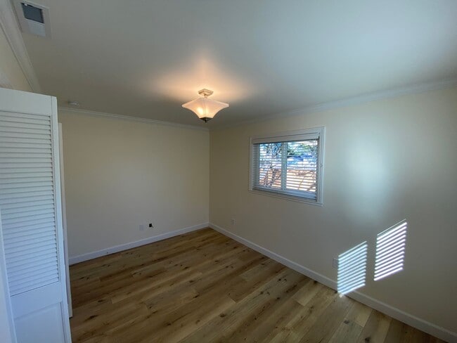 Building Photo - 856 Marino Pines Rd