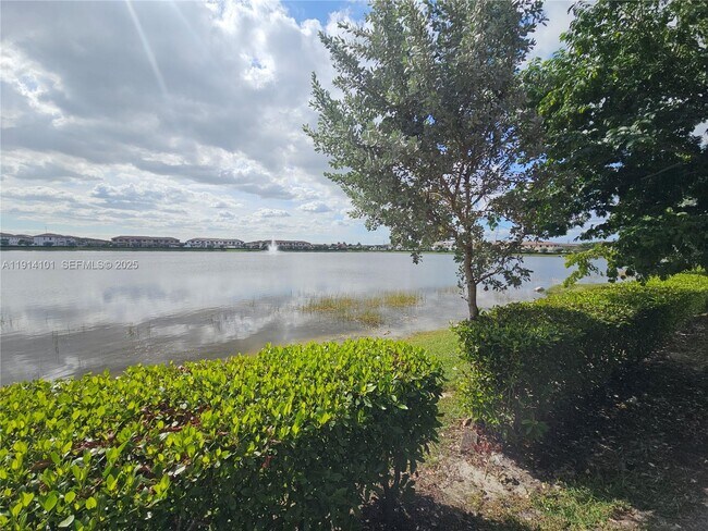 Building Photo - 3310 W 114th Terrace