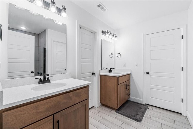 Building Photo - 2061 Periwinkle Pl