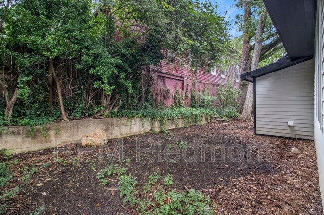 Building Photo - 751 Cascade Pl SW