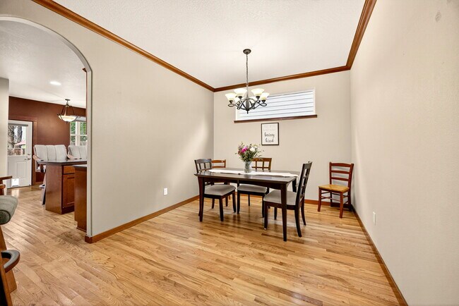 Building Photo - 1719 Lithia Way