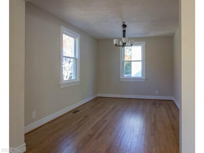Building Photo - 4814 Killam Avenue