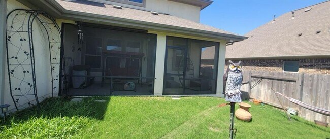 Building Photo - 2739 Florin Cove