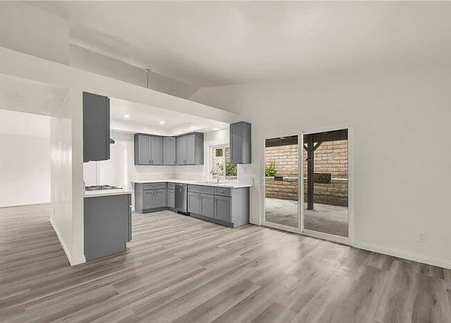 Building Photo - 3440 N Amberwood Ave