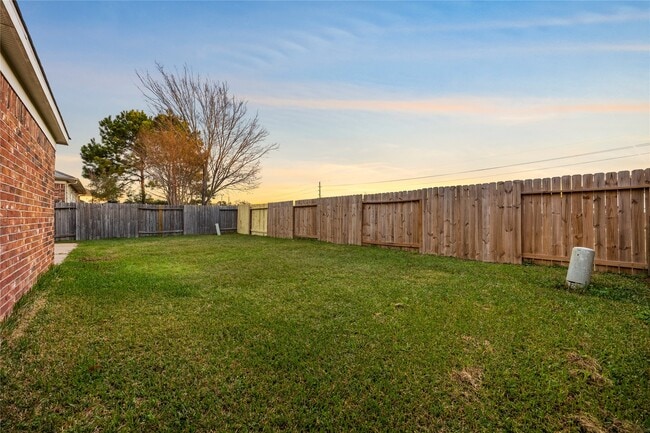 Building Photo - 15410 Redbud Dale Ct