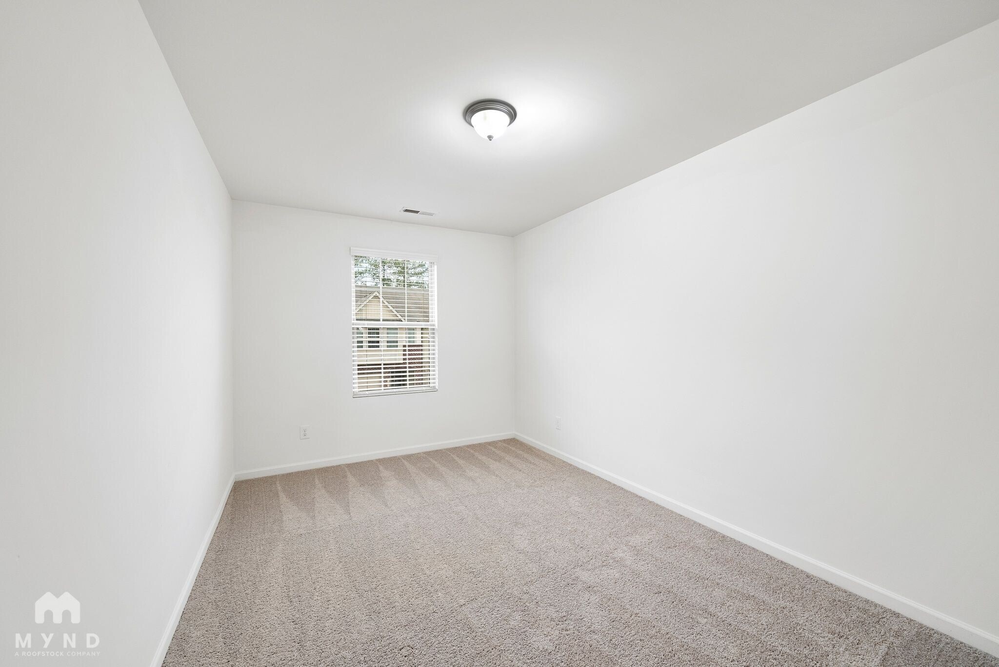 Building Photo - 1038 Grand Ridge Dr