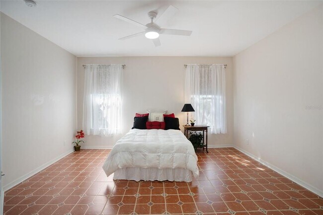 Building Photo - 1410 Maseno Dr