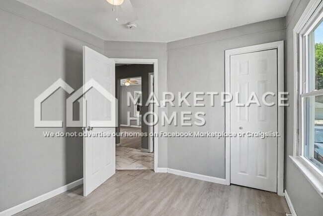 Building Photo - 14364 Lamphere