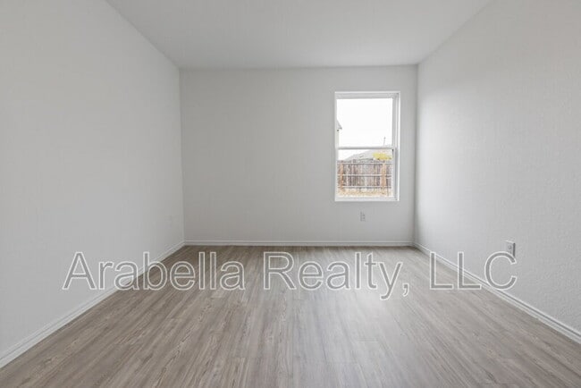 Building Photo - 13823 Ostrich Run