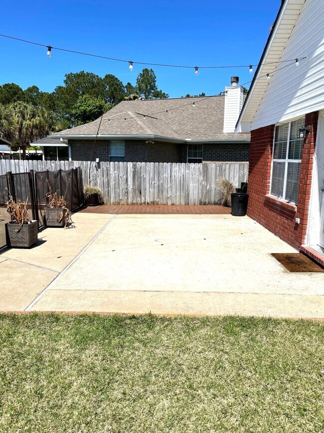 Building Photo - 744 Olivia Ct