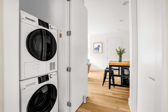 Building Photo - 15 Roebling St