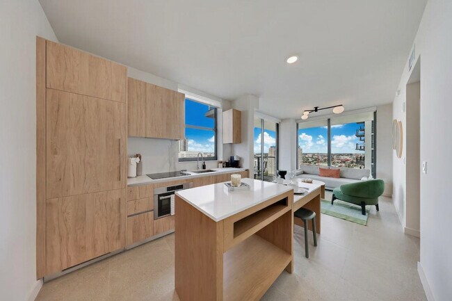 Building Photo - 698 N Miami Ave