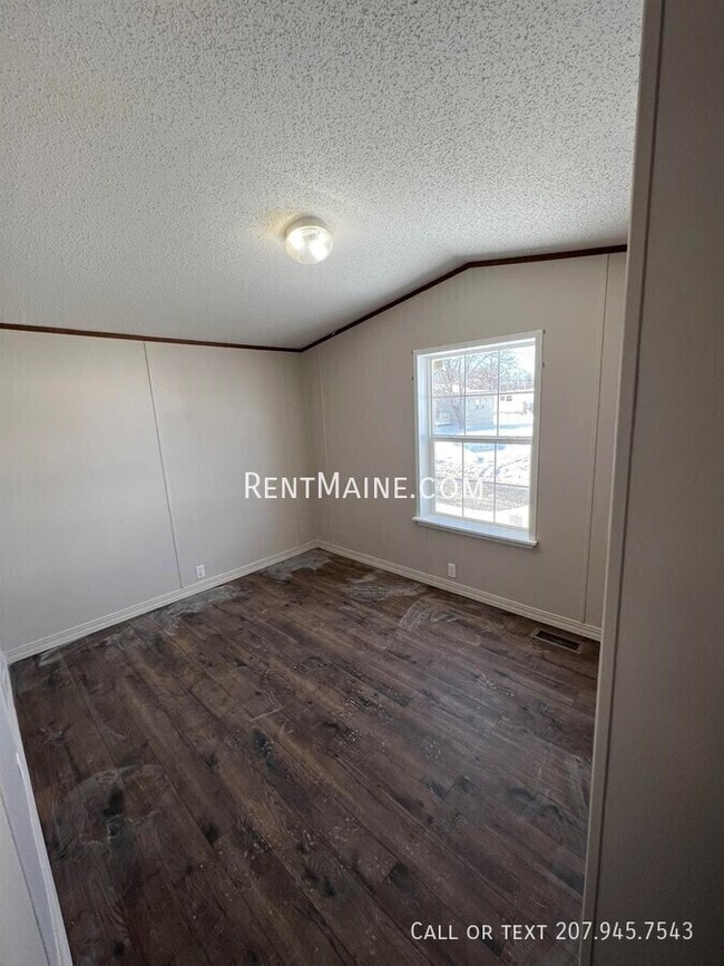 Building Photo - 30 Exeter Rd