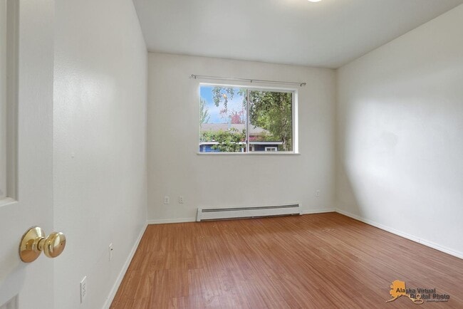 Building Photo - 1105 W 34th Ave